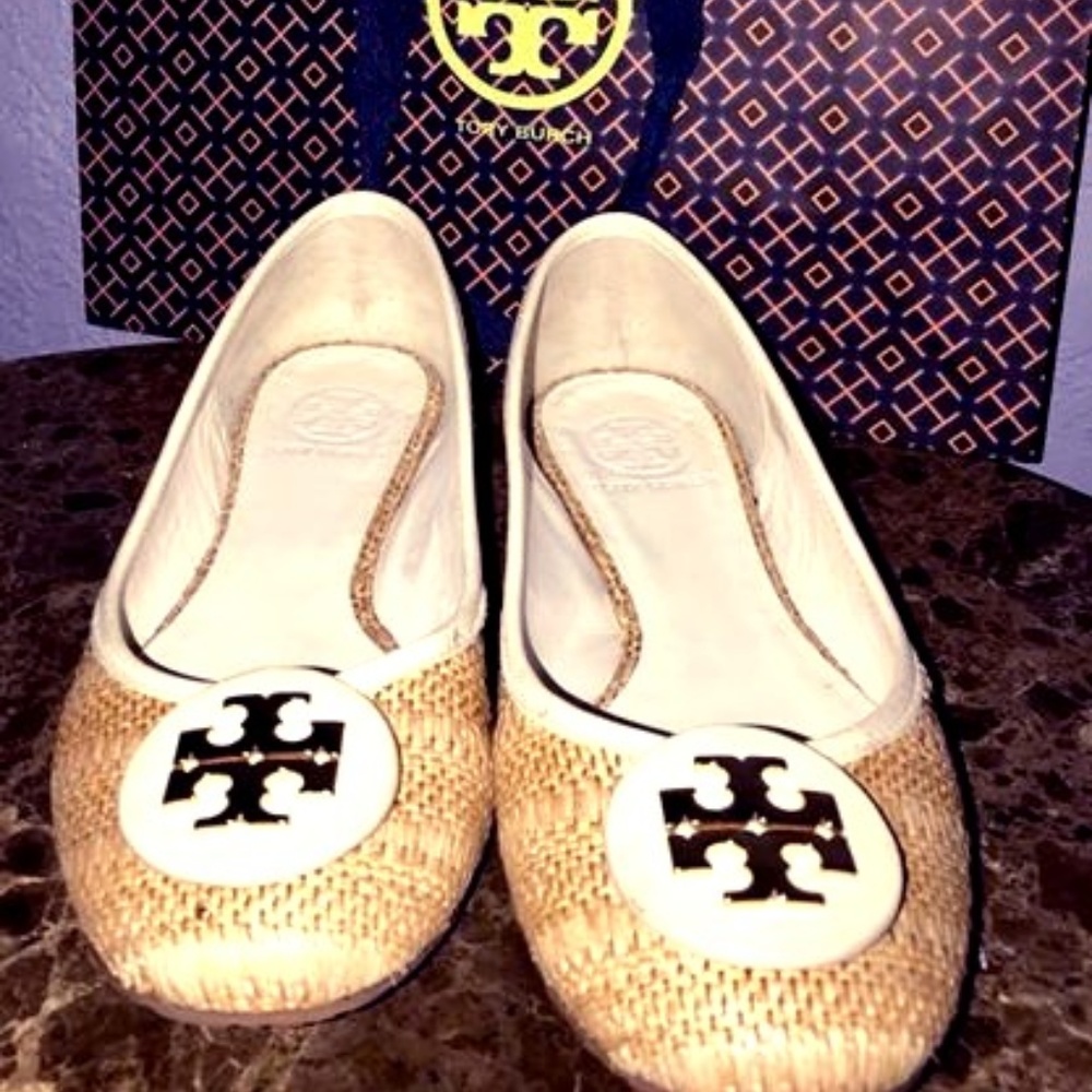 TORY BURCH REVA FLAT; RAFFIA, SIZE 8